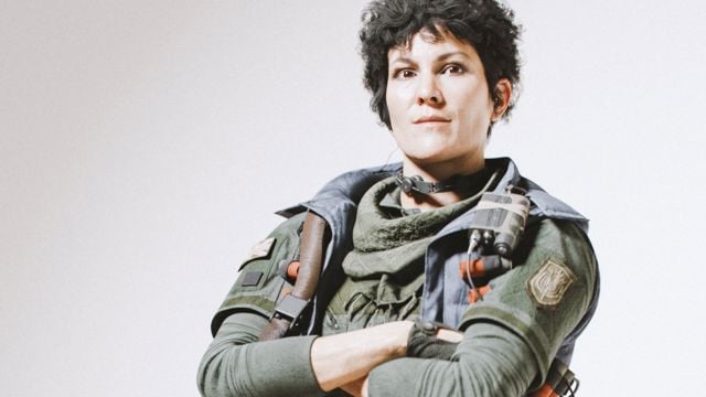 Modern Warfare's Latest Operator Skins Reference Alien, District 9, and More