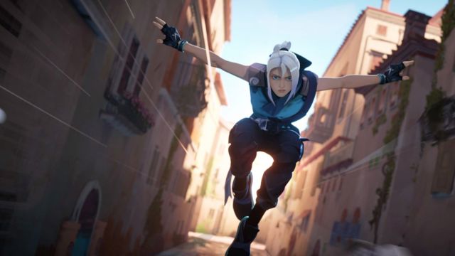 How to jump higher in Valorant