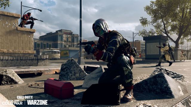 Cheaters Are Rampant in Warzone Despite Ban Waves