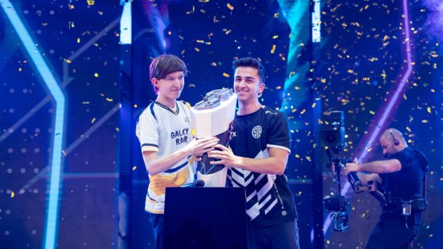 EpikWhale & Malibuca win $2 Million Saudi Fortnite LAN in craziest fashion